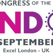 Cartel oficial del 44 Congreso ESCRS 2026 en Londres, con el logotipo de la Sociedad Europea de Cirujanos de Cataratas y Refractiva sobre un fondo azul y dorado